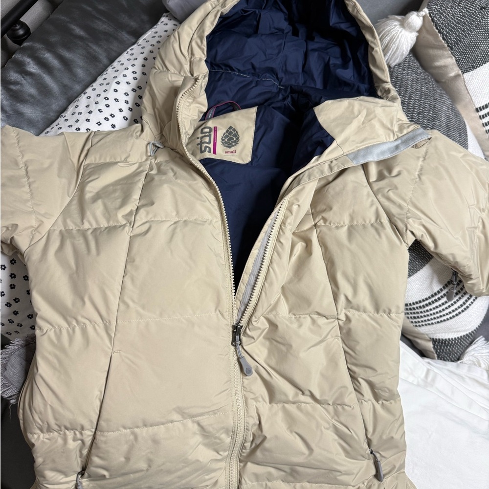 Women beiges Hooded Puffer Jacket